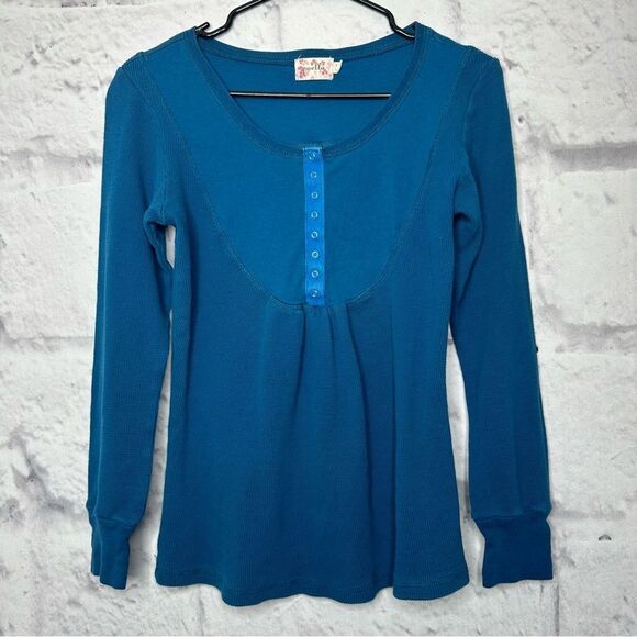 🔸BUNDLE ONLY🔸 |EUC| PUELLA {Anthropologie} Quarter Button Waffle Knit Shirt - Picture 1 of 7
